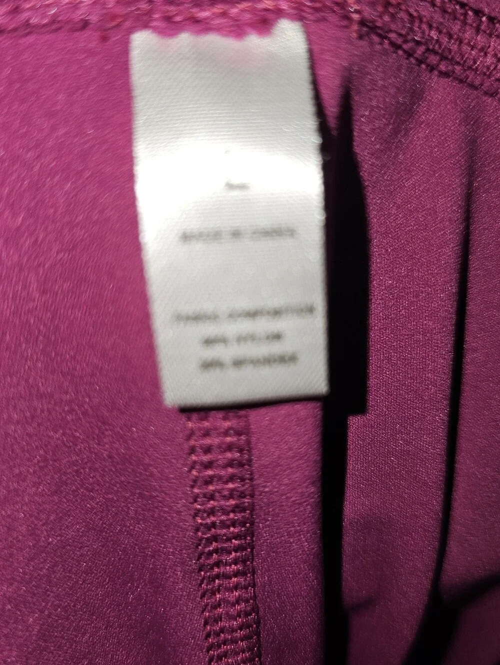 VIDA athletic set in magenta high-neck crop top and matching Leggings Large